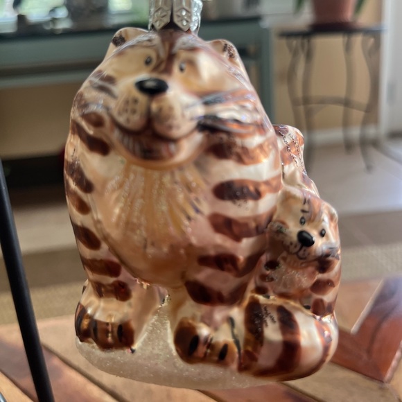 Cat Glass Christmas Ornament - Picture 2 of 6